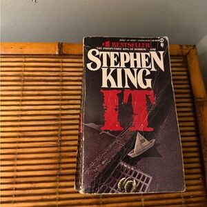 1987 Stephen King IT Paperback Book